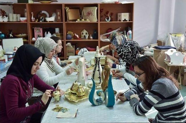Seramik Ve Ahşap Sanata D&ouml;n&uuml;ş&uuml;yor 2