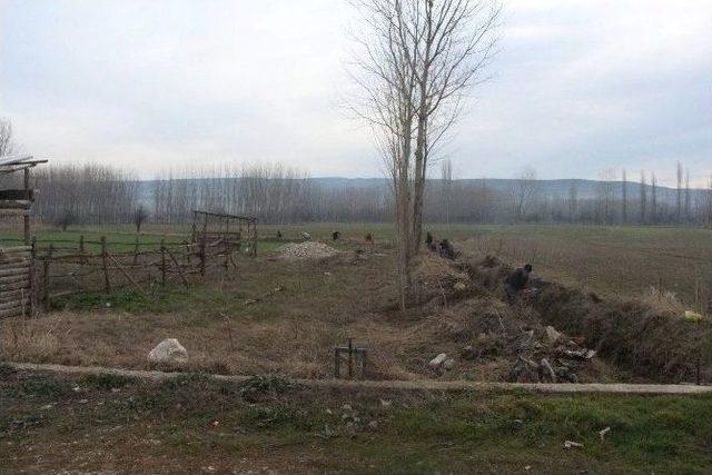 Hisarcık&rsquo;ta Sulama Kanalı Temizliği 1