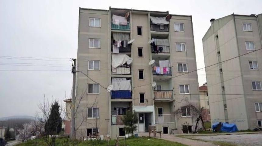 Ferizli'de Hibe Deprem Konutları Satışa &Ccedil;ıkarıldı