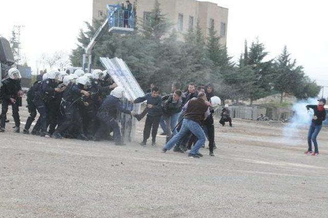 Kilis'te Polislerin Tatbikatı Gerçeği Aratmadı