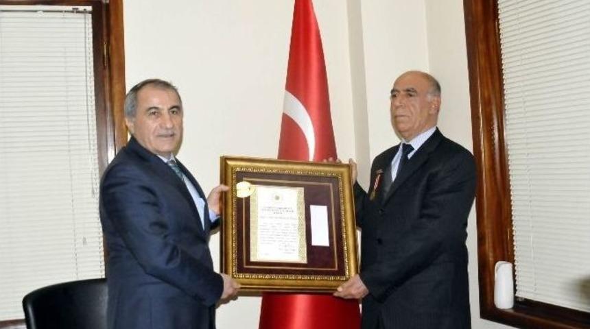 Yalovalı Gaziye Devlet &Ouml;v&uuml;n&ccedil; Madalyası