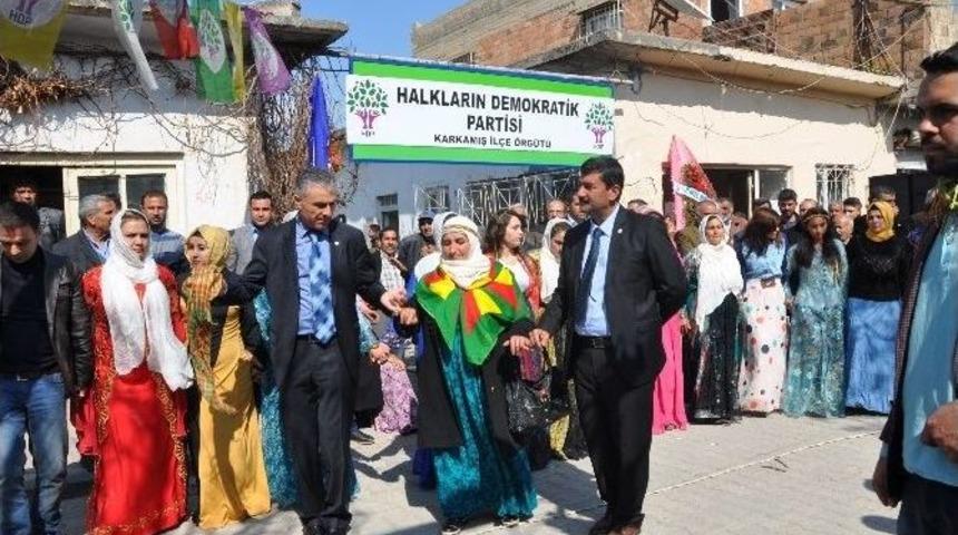 Hdp Aday Adayı Demirci&rsquo;ye Karkamış&rsquo;ta Miting Gibi Karşılama