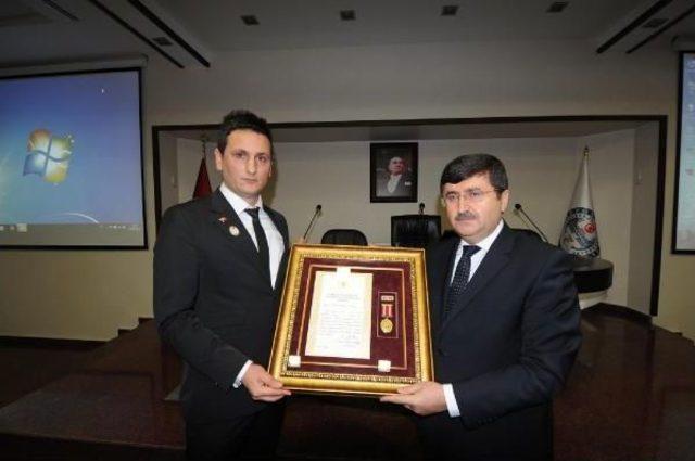 Trabzonlu Gaziye Devlet &Ouml;v&uuml;n&ccedil; Madalyası Verildi 1