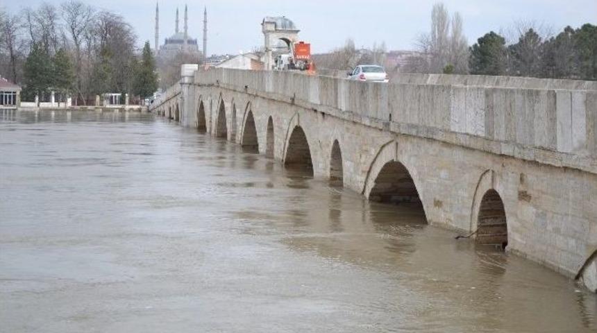 Edirne&rsquo;de Nehirler Bir Haftadır Korkutuyor