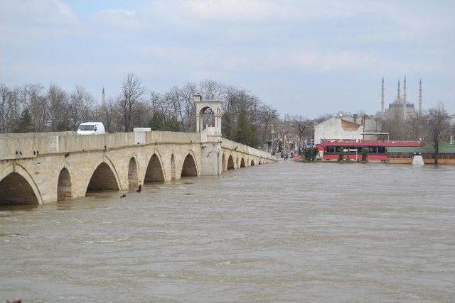 Edirne’de Nehirler Bir Haftadır Korkutuyor