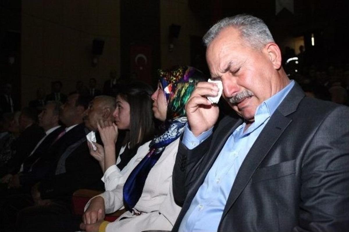 Şehit Yakını Ve Gazilere &lsquo;devlet &Ouml;v&uuml;n&ccedil; Madalyası&rsquo;
