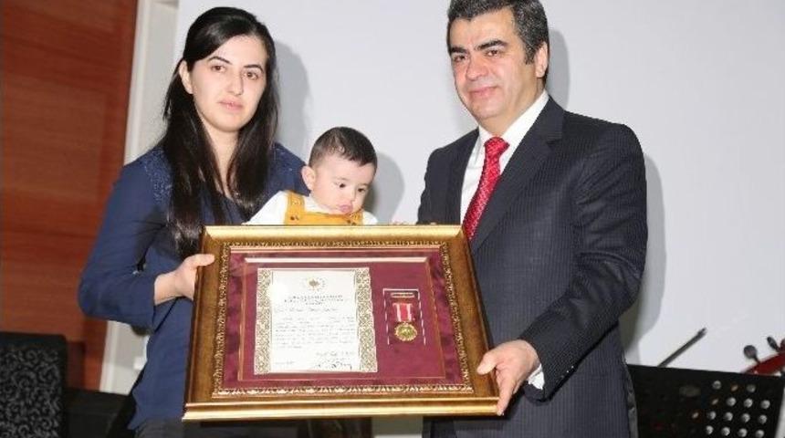 Devlet &Ouml;v&uuml;n&ccedil; Madalyası Tevcih T&ouml;reni