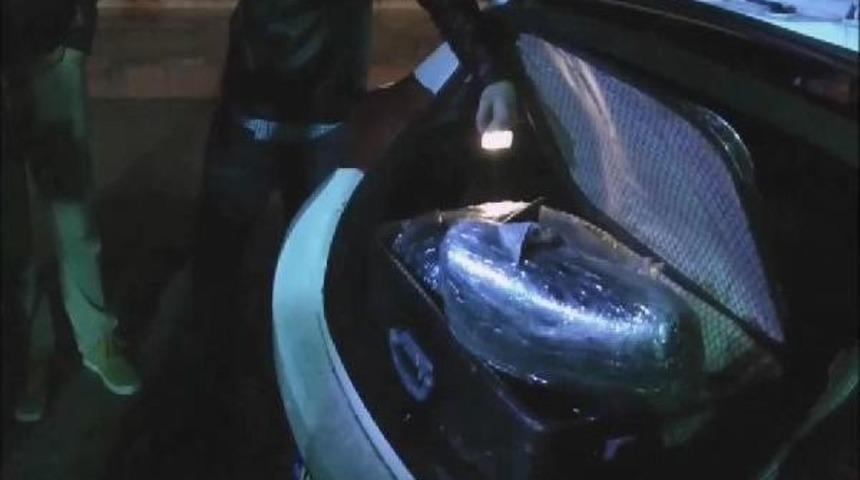 2 Otomobilde 9 Kilo Esrara 2 Tutuklama