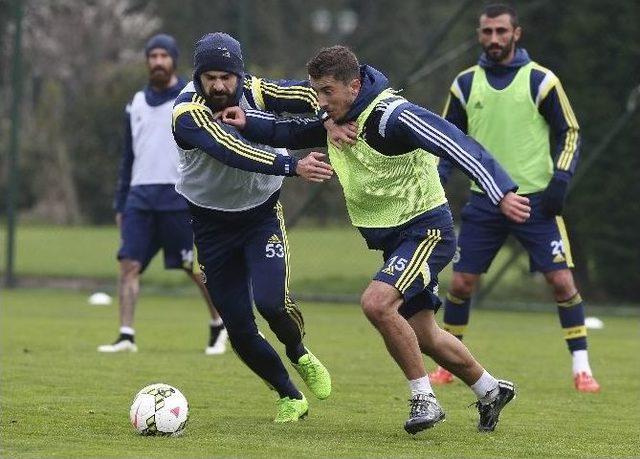 Fenerbah&ccedil;e, Beşiktaş Derbisinin Hazırlıklarına Başladı 1