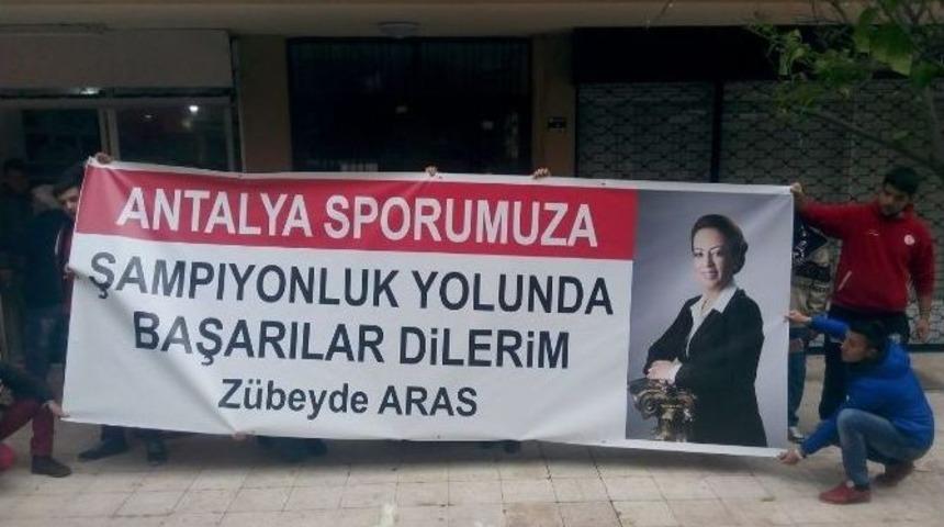 Ak Parti&rsquo;nin Kadın Aday Adayından Antalyaspor&rsquo;a Destek