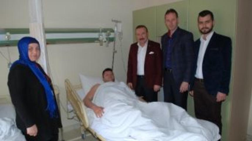 Doğan, Tedavi G&ouml;ren Personelini Ziyaret Etti