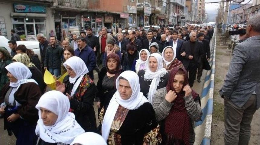 Y&uuml;ksekova&rsquo;da Halep&ccedil;e Katliamı Kınandı