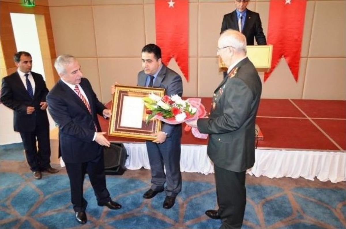 Gazilere Devlet &Ouml;v&uuml;n&ccedil; Madalyaları Verildi
