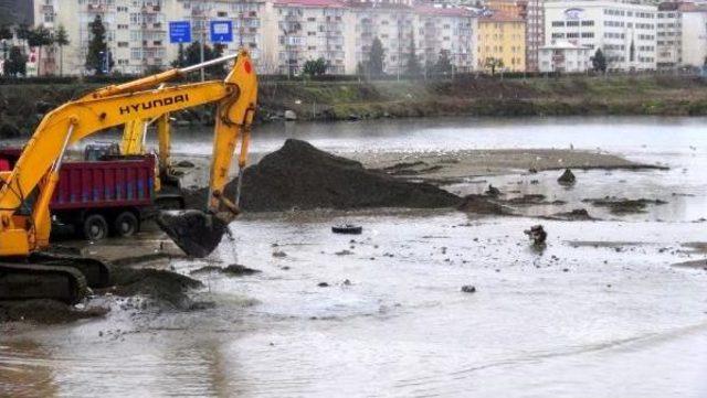 Rize'de Kuş Gözlem Alanına Iş Makineleri Girdi