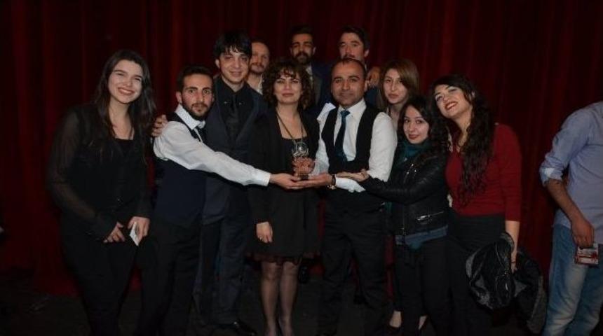 Hop Dedik Tiyatro Topluluğu Malatya&rsquo;ya &Ouml;d&uuml;lle D&ouml;nd&uuml;