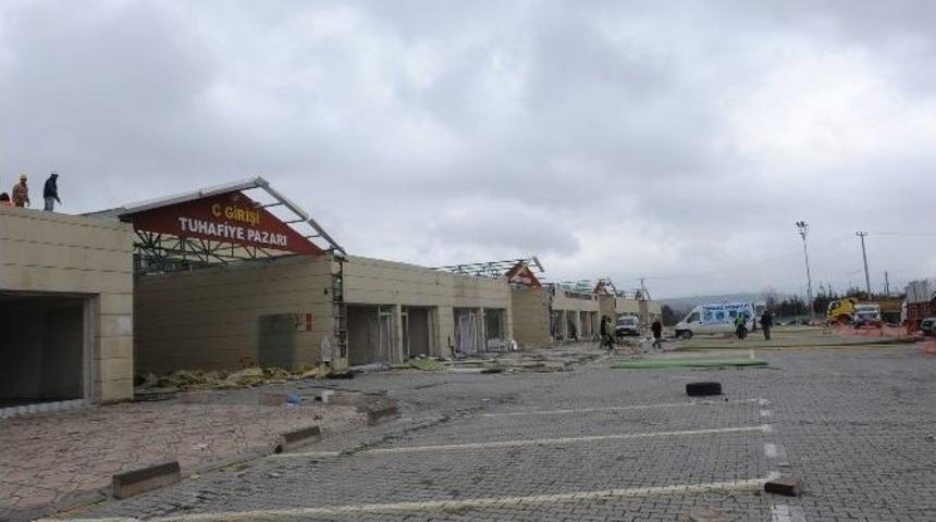 Kardan &Ccedil;atısı &Ccedil;&ouml;ken Kapalı Pazar Yıkılıyor