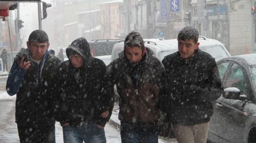 Mart&rsquo;ta Kar Yağışı Şaşırttı