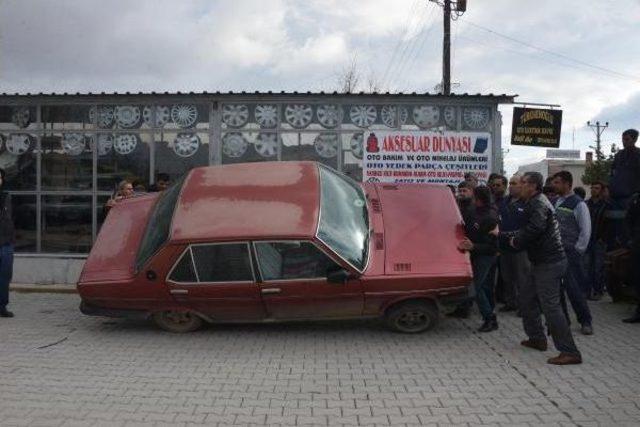 Polis, Linç Edilmek Istenen Cinayet Zanlısını Camide Bekletti