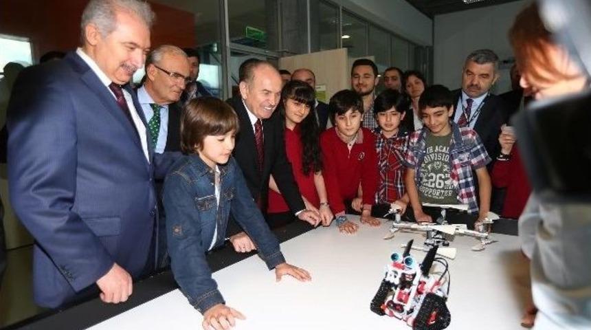 B&uuml;y&uuml;kşehir Belediye Başkanları &lsquo;akıllı Şehircilik&rsquo; İ&ccedil;in Başakşehir&rsquo;de Toplandı