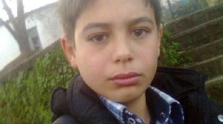 &Uuml;zerine Kale Direği Devrilen Liseli Gen&ccedil; Ağır Yaralandı