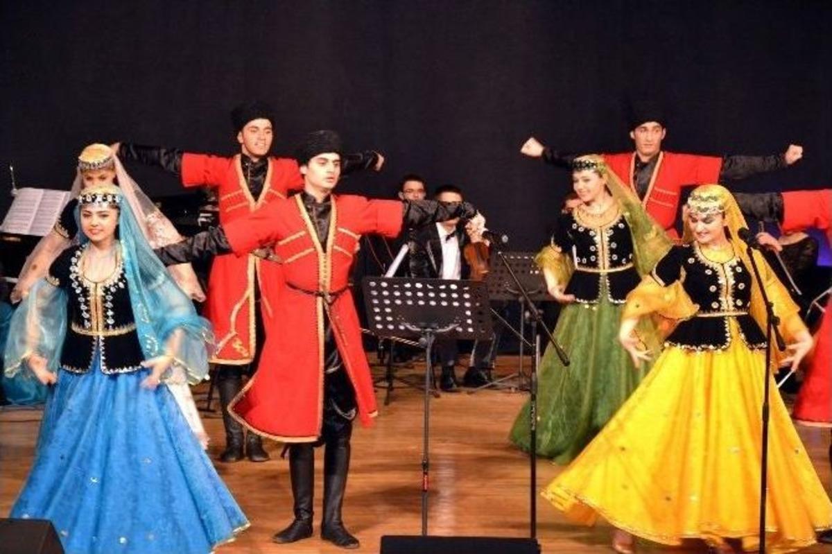 &lsquo;iki Canda Bir Y&uuml;rek&rsquo; Kardeşlik Konseri D&uuml;zenlendi