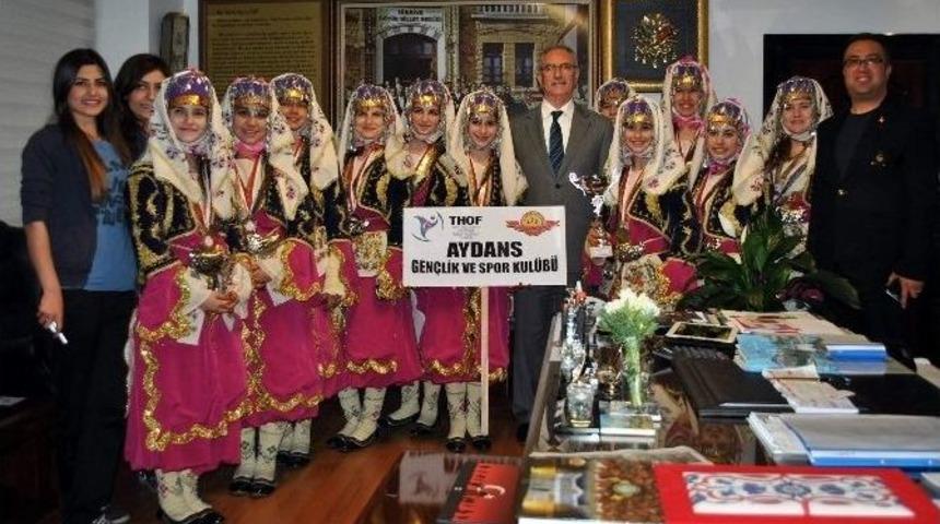 Aydans&rsquo;dan Başkan Kale&rsquo;ye Plaket