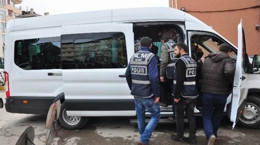 G&ouml;zaltında Bulunan Polisler Adliyeye Sevk Edildi