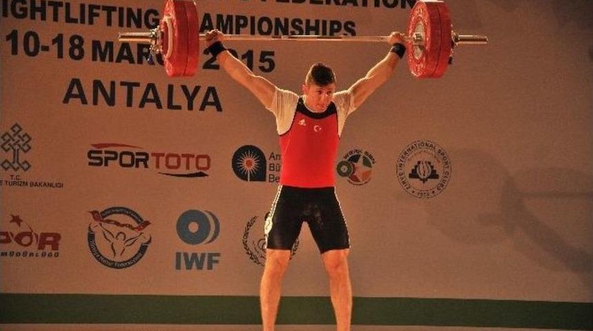 Vanlı Haltercilerden B&uuml;y&uuml;k Başarı