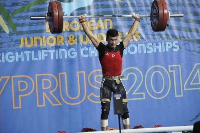 Vanlı Haltercilerden Büyük Başarı 1