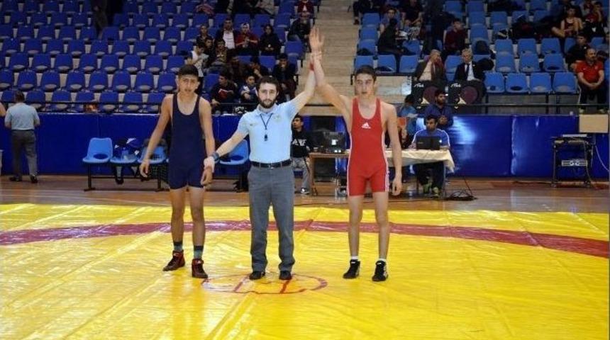 Yıldız G&uuml;reş&ccedil;iler Aydın&rsquo;da Boy G&ouml;sterdi