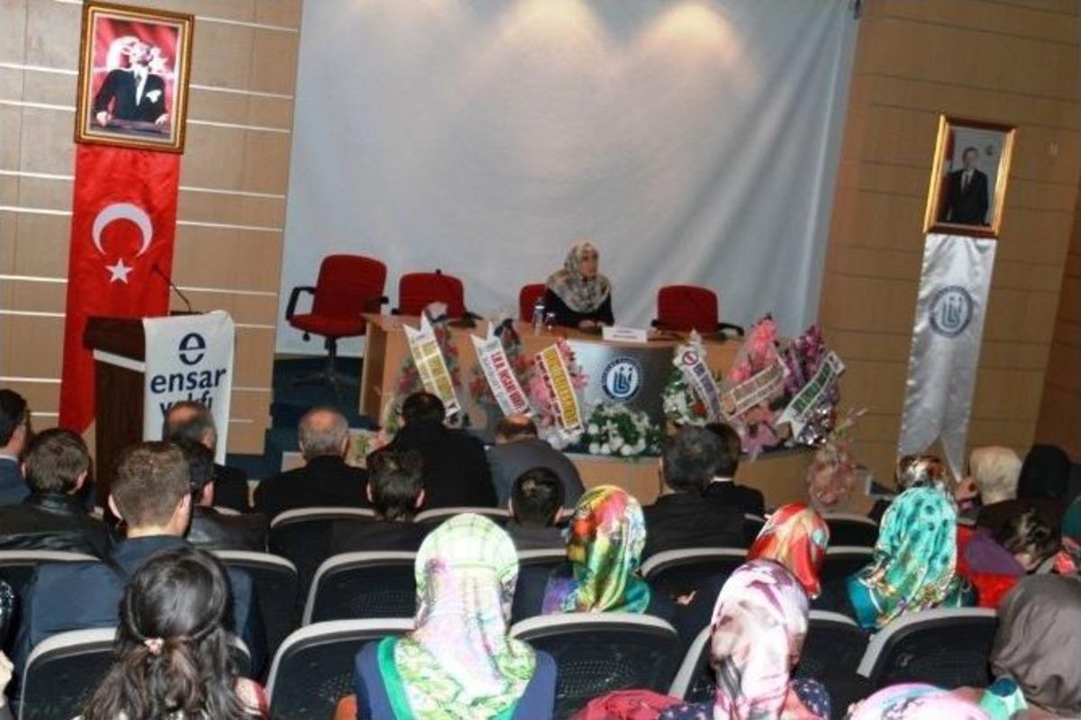 Bayburt &Uuml;niversitesinde Modern D&uuml;nyada M&uuml;sl&uuml;man Kadının Yeri Konuşuldu