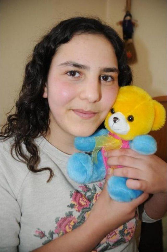 Simge Elif in  tedavim Yarım Kalmasın  Feryadı 1