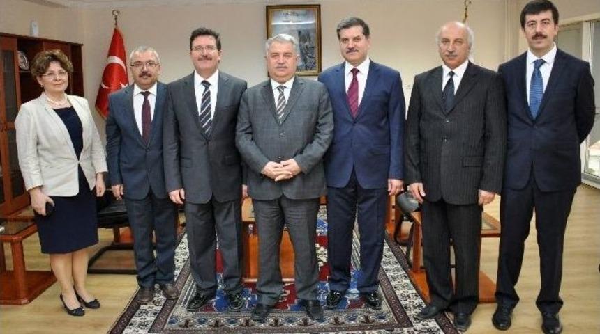 Ne&uuml; Meram Tıp Fak&uuml;ltesi&rsquo;nde Devir Teslim