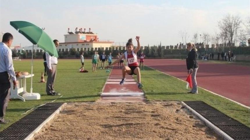 Hakkarili Sporculardan B&uuml;y&uuml;k Başarı