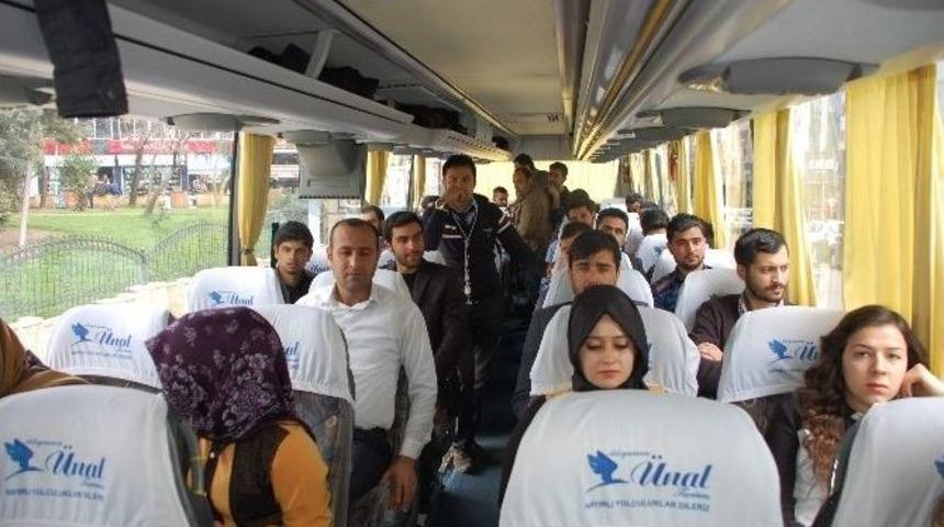 Ak Partili Gen&ccedil;ler &Ccedil;anakkale&rsquo;ye Uğurlandı