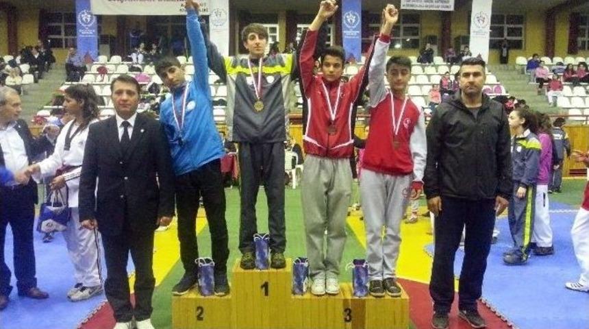 Şahinbeyli Tekvandocudan B&uuml;y&uuml;k Başarı