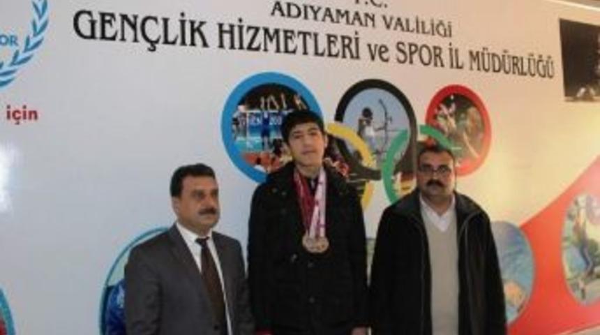 G&ouml;rme Engelli Milli Y&uuml;z&uuml;c&uuml; Milli Takım Kampına Katılıyor