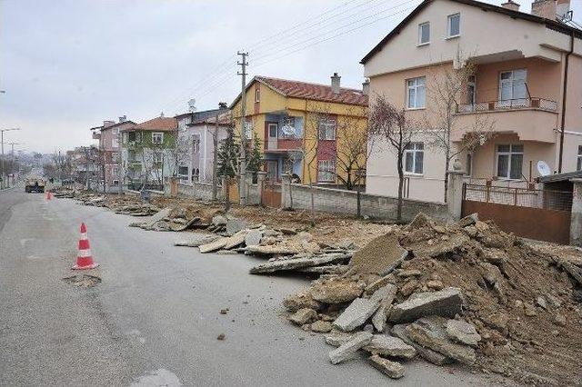 Karaman’da Yol Ve Kaldırım Çalışmaları