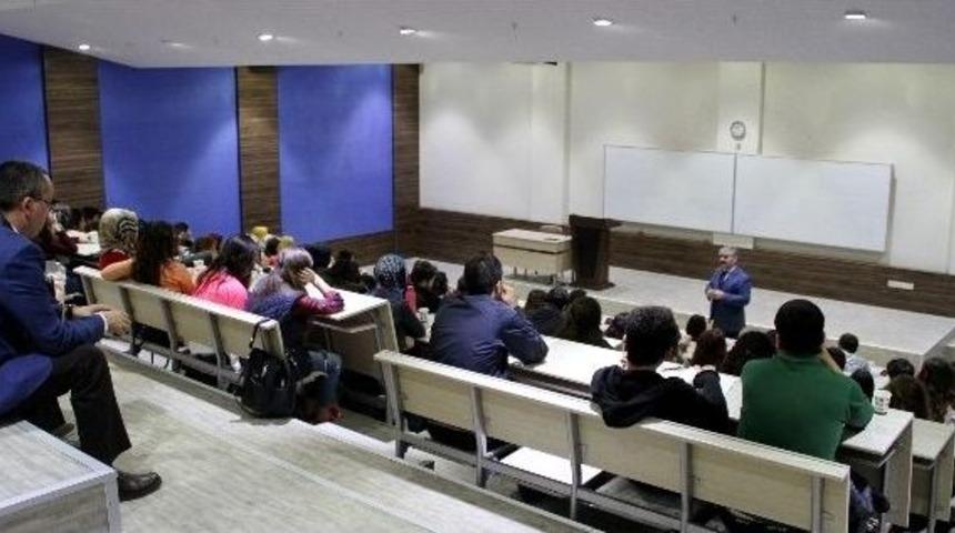 Prof. Dr.bozbel, &Ouml;ğrencilere Başarılı Bir Avukat Olmanın Yollarını Anlattı