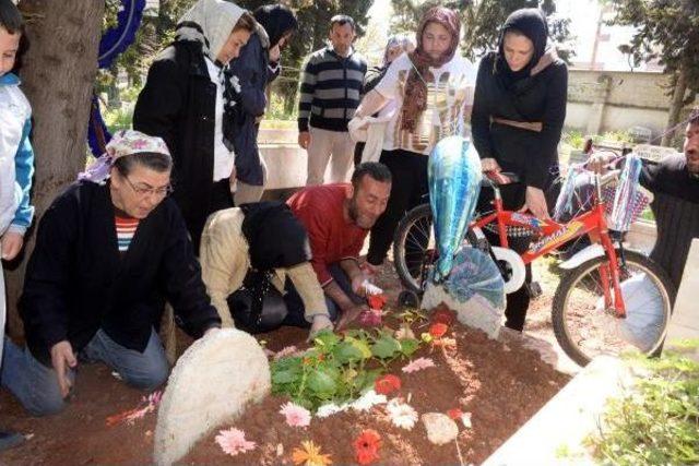 Sudenaz'ın Mezarına Çok Istediği Bisiklet Konuldu