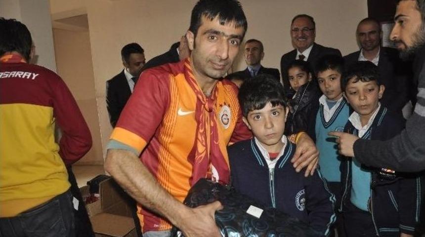 Ultraaslan’dan 120 Öğrenciye Giyim Yardımı