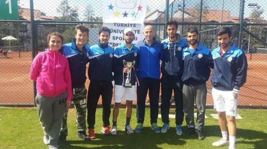 Erzincan&rsquo;da &Uuml;niversitesi Tenis Takımı Grubunda 3. Oldu