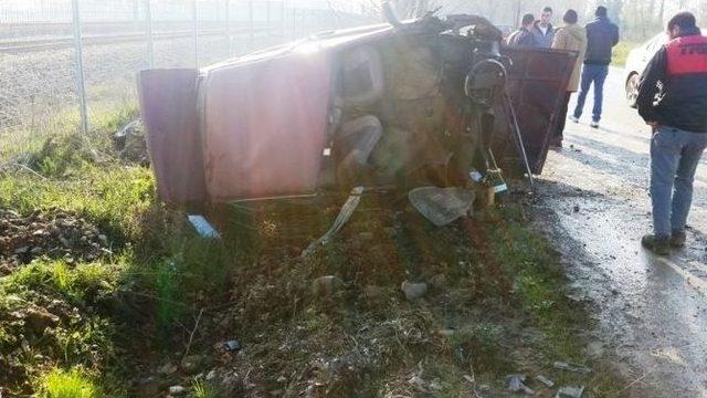 Par&ccedil;alanan Otomobilden Burnu Bile Kanamadan &Ccedil;ıktı 1