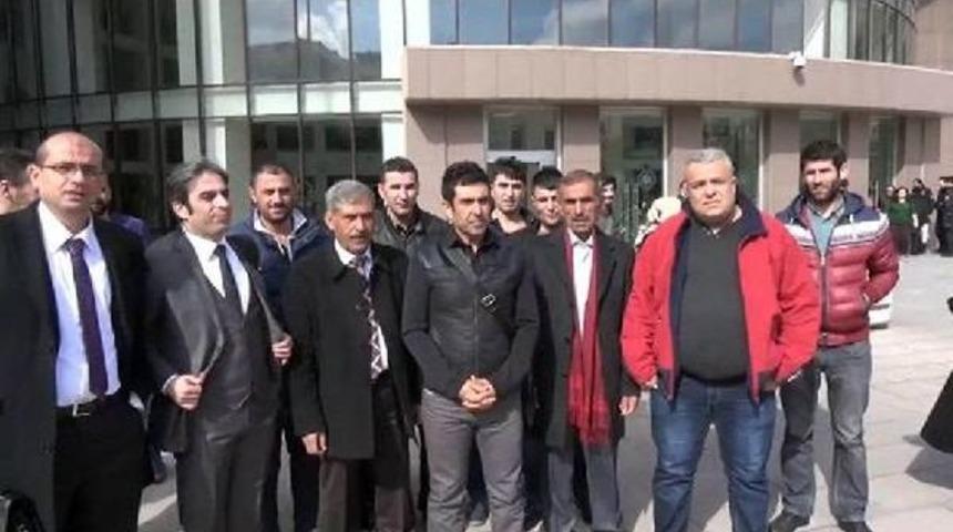 20 Yıl Sonra T&uuml;rkiye'ye Gelen K&uuml;rt Sanat&ccedil;ı Serbest