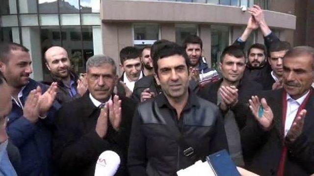 20 Yıl Sonra T&uuml;rkiye ye Gelen K&uuml;rt Sanat&ccedil;ı Serbest 2