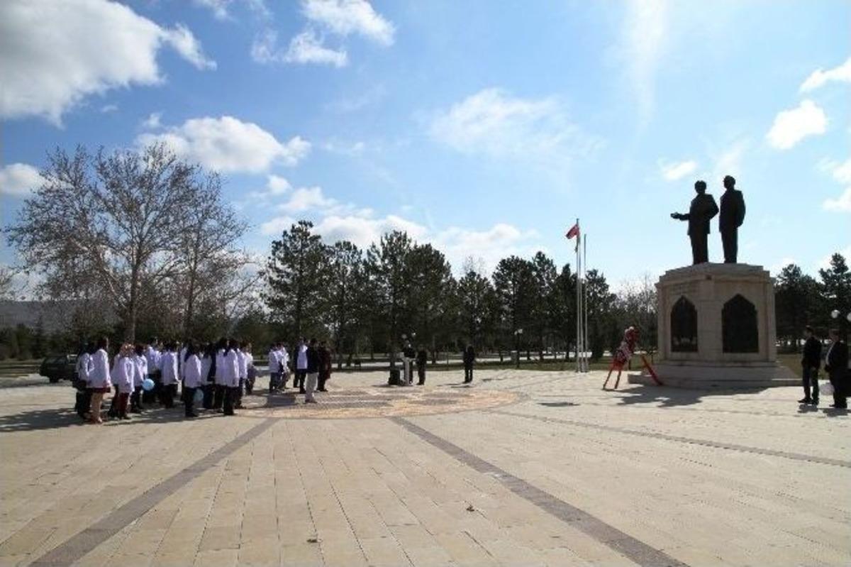Beyaz &Ouml;nl&uuml;k Giyme T&ouml;reni
