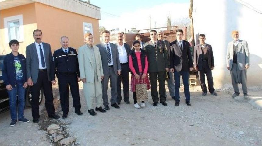 Samsat İl&ccedil;esinde Şehit Ailesine Ziyaret