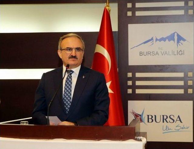 Karaloğlu, Şampiyonları &Ouml;d&uuml;llendirdi 1