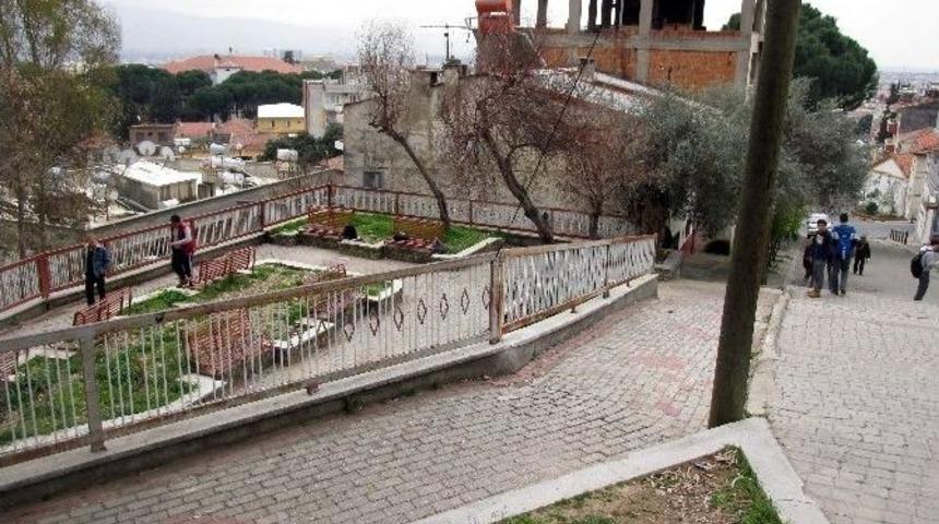 Aydın&rsquo;da Bir Garip Taş Atma Kavgası