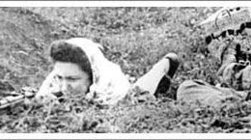 &Ccedil;anakkale&rsquo;de T&uuml;rk Kadın Keskın Nışancılar